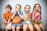10843689 s littleGirls200px